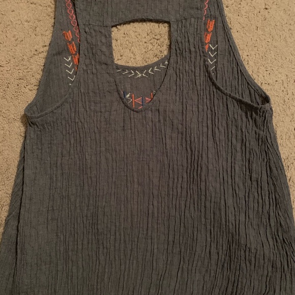 grey sleeveless top! - Picture 2 of 2